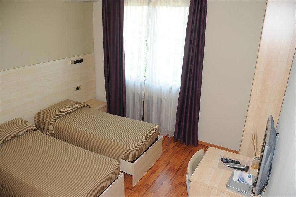 Hotel San Francesco Borgomanero Bagian luar foto