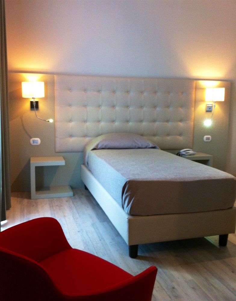 Hotel San Francesco Borgomanero Bagian luar foto